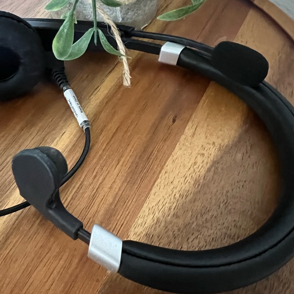 Jabra UC Voice 550 MS Mono Black
Duo Wired Headset HSCOll - Picture 4 of 5